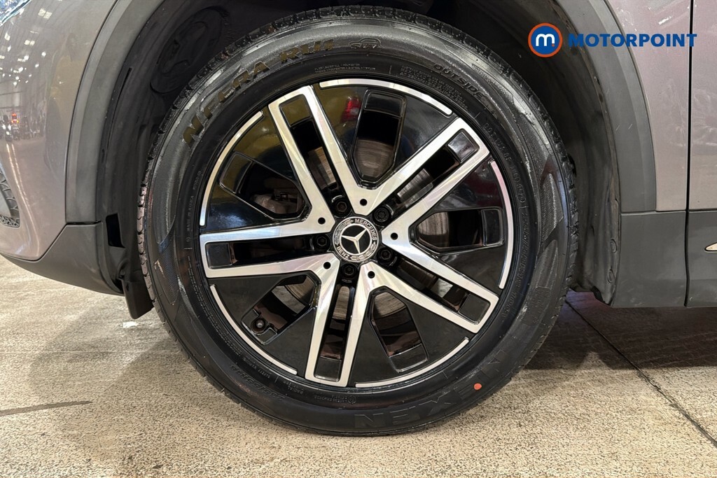 Mercedes-Benz GLA Class Gla 180 Amg Line Edition Black #37
