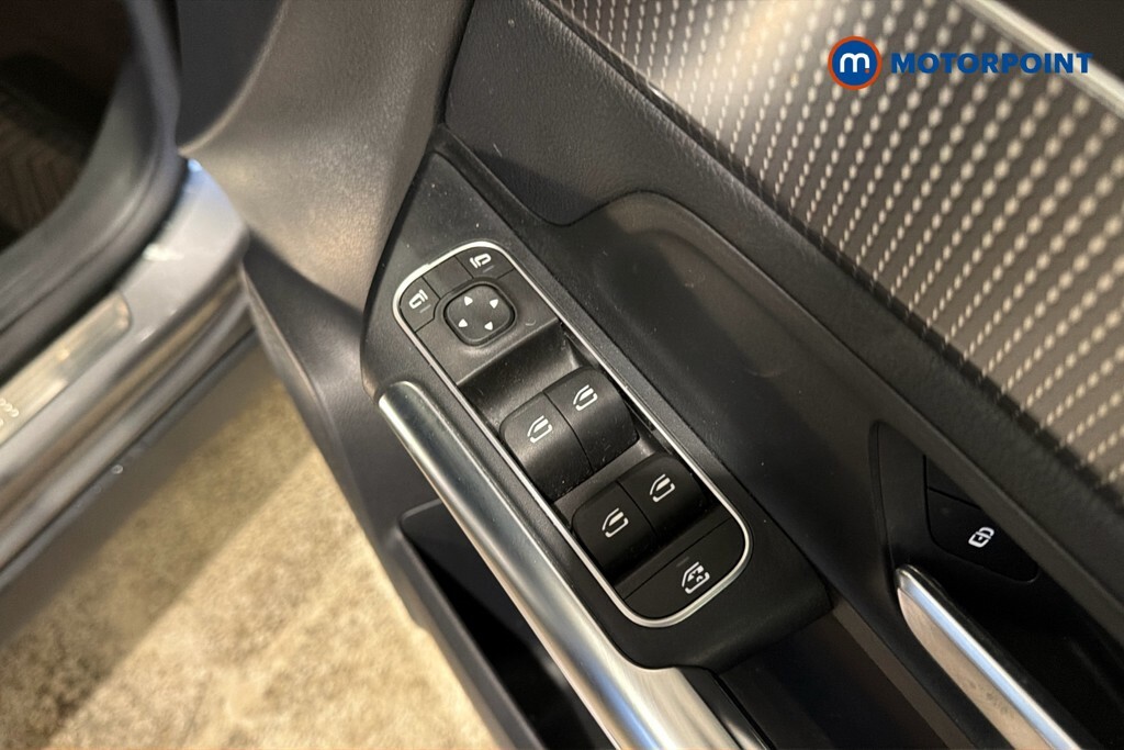 Mercedes-Benz GLA Class Gla 180 Amg Line Edition Black #24