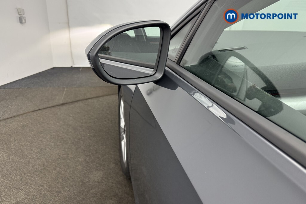 Volkswagen Golf 1.5 Tsi Life White #31