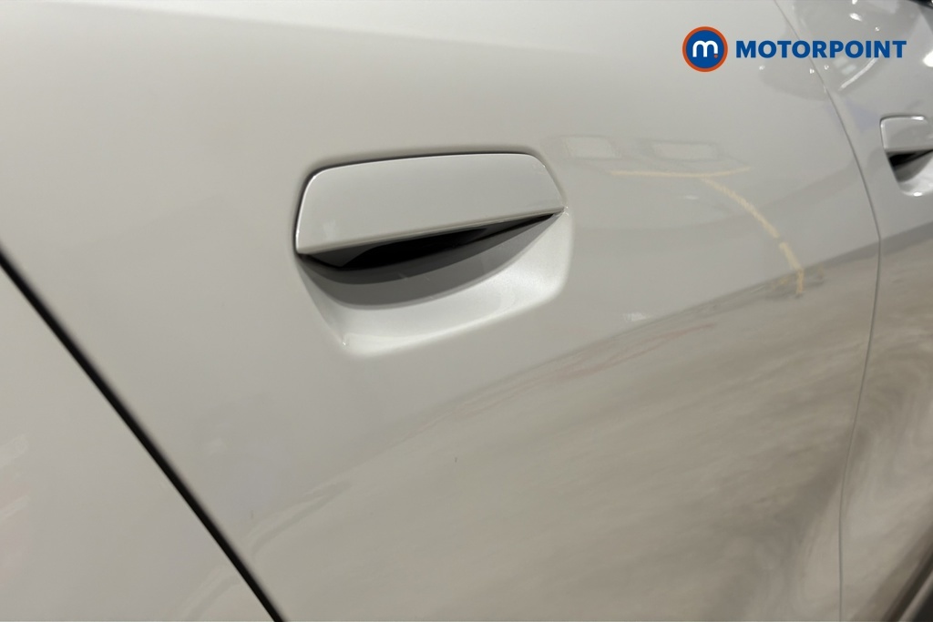 BMW i4 40 83.9Kwh Sport Gran Coupe Edrive White #33