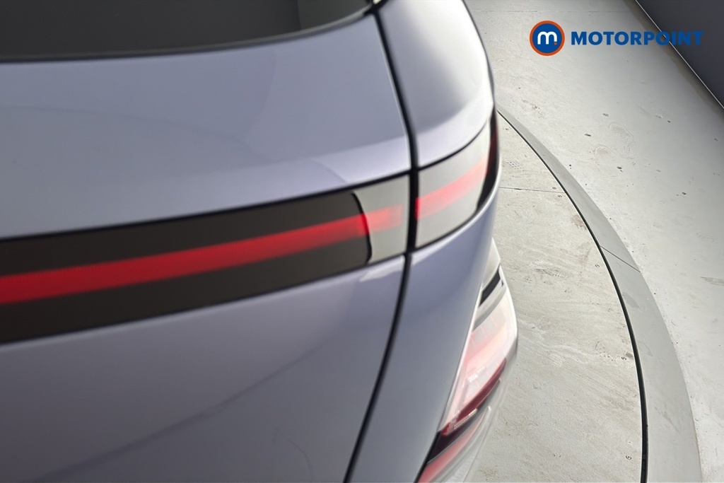 Hyundai Kona Advance White #31