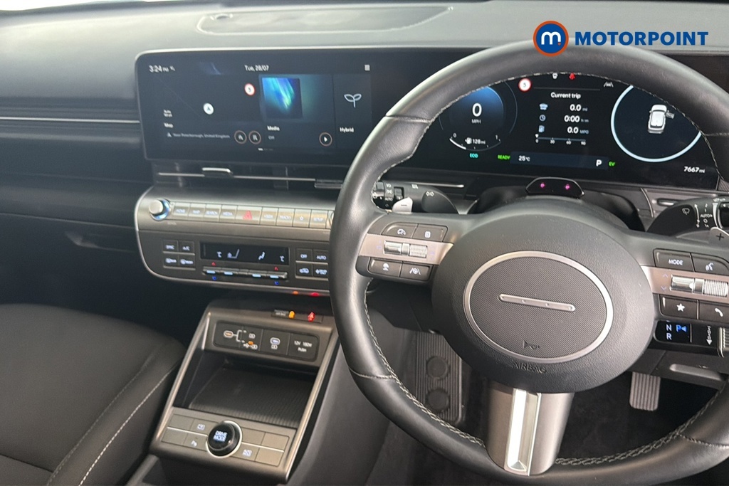 Hyundai Kona Advance White #8