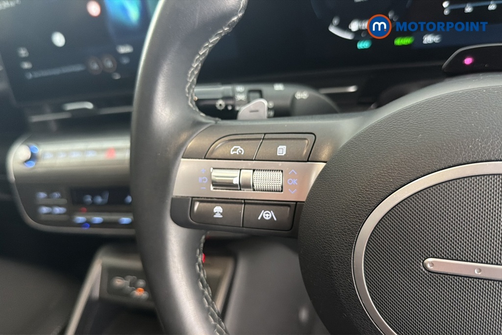 Hyundai Kona Advance White #11