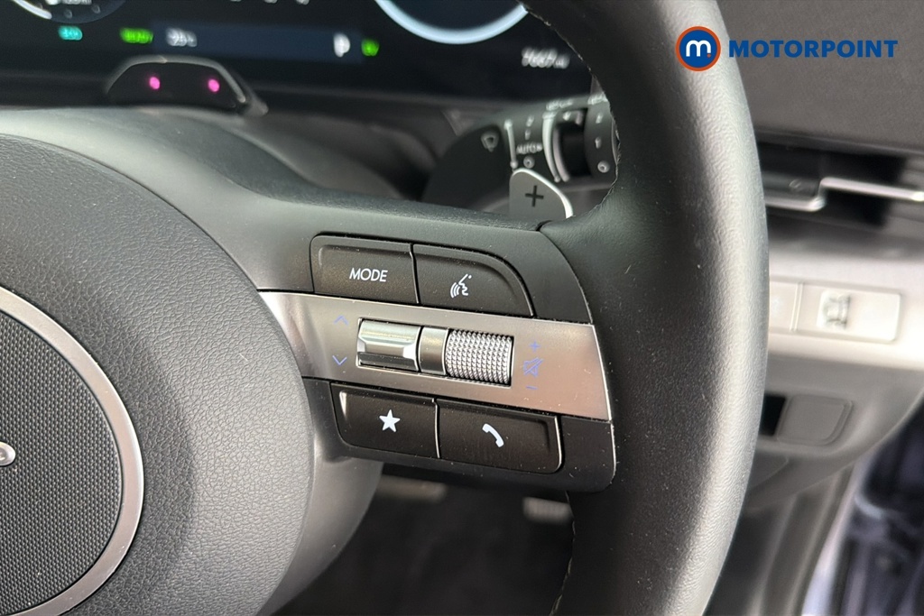 Hyundai Kona Advance White #10