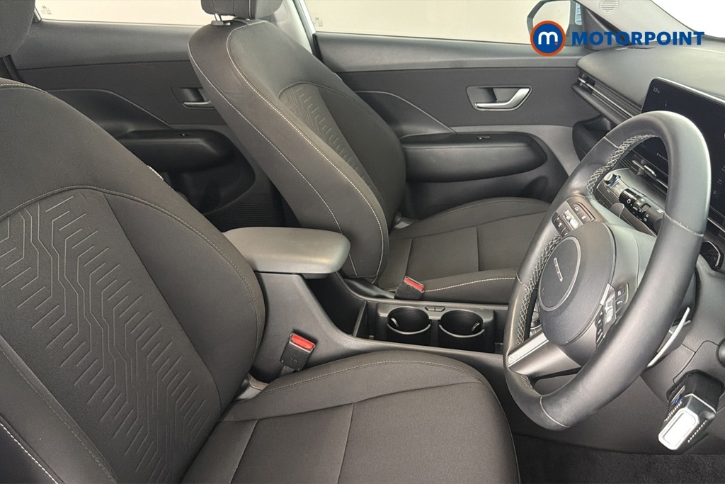 Hyundai Kona Advance White #25