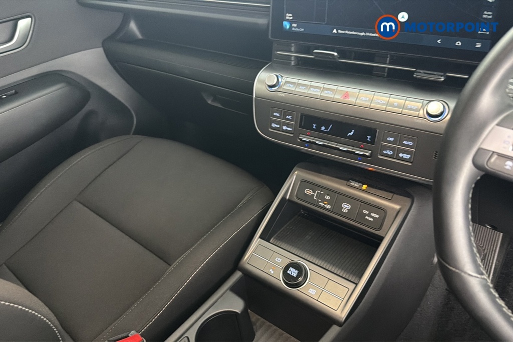 Hyundai Kona Advance White #20