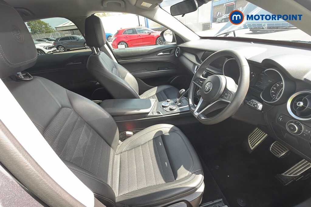 Alfa Romeo Stelvio Estate Grey #13