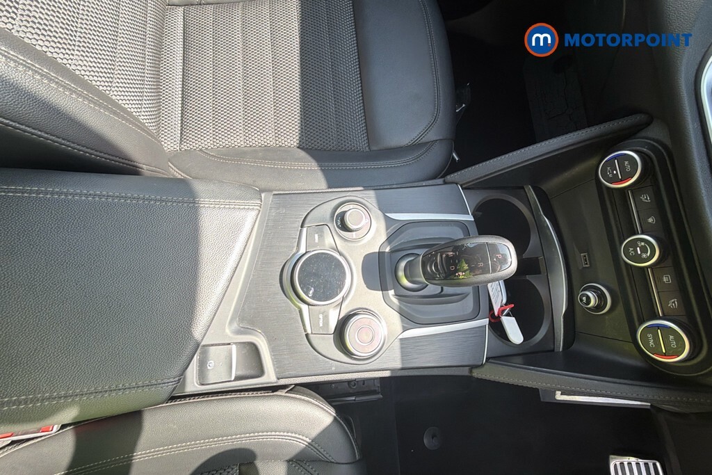 Alfa Romeo Stelvio Estate Grey #12