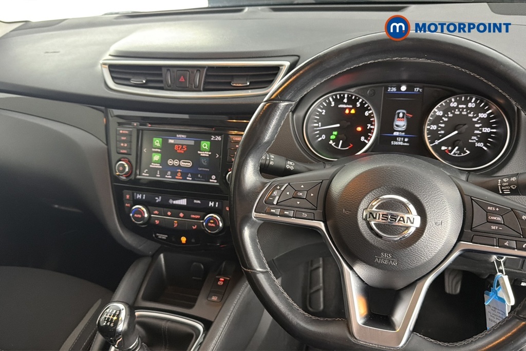Nissan Qashqai 1.3 Dig-t Acenta Premium Black #6