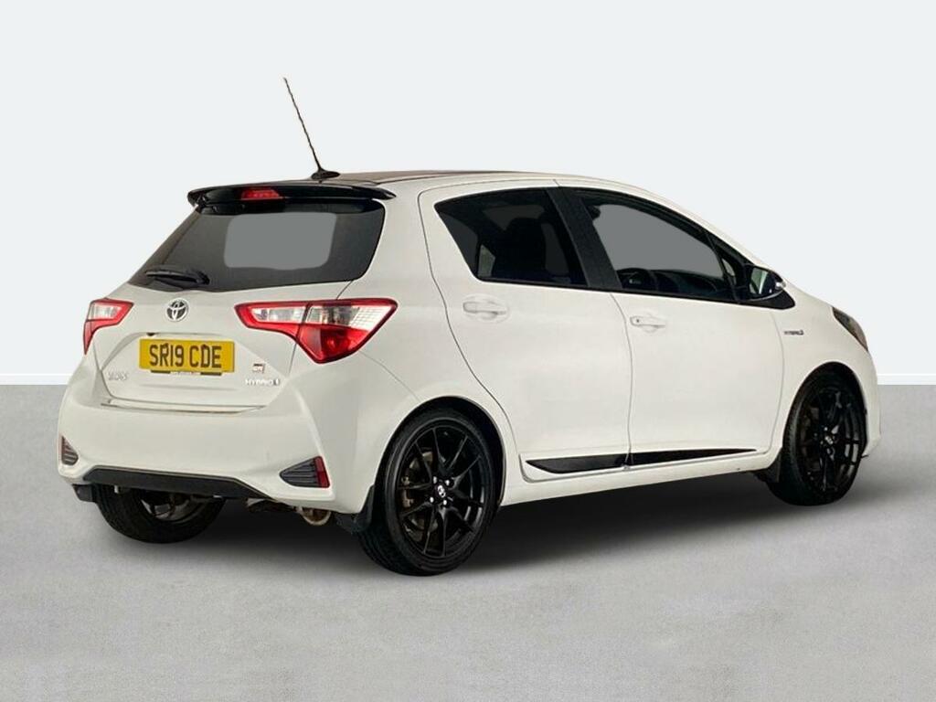 Toyota Yaris 1.5 Hybrid Gr-sport Cvt SR19CDE White #3