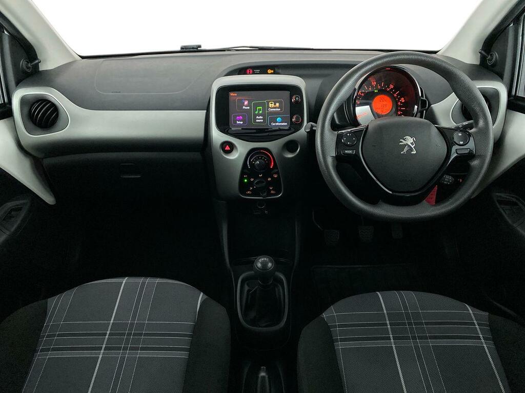 Peugeot 108 108 Allure Red #9