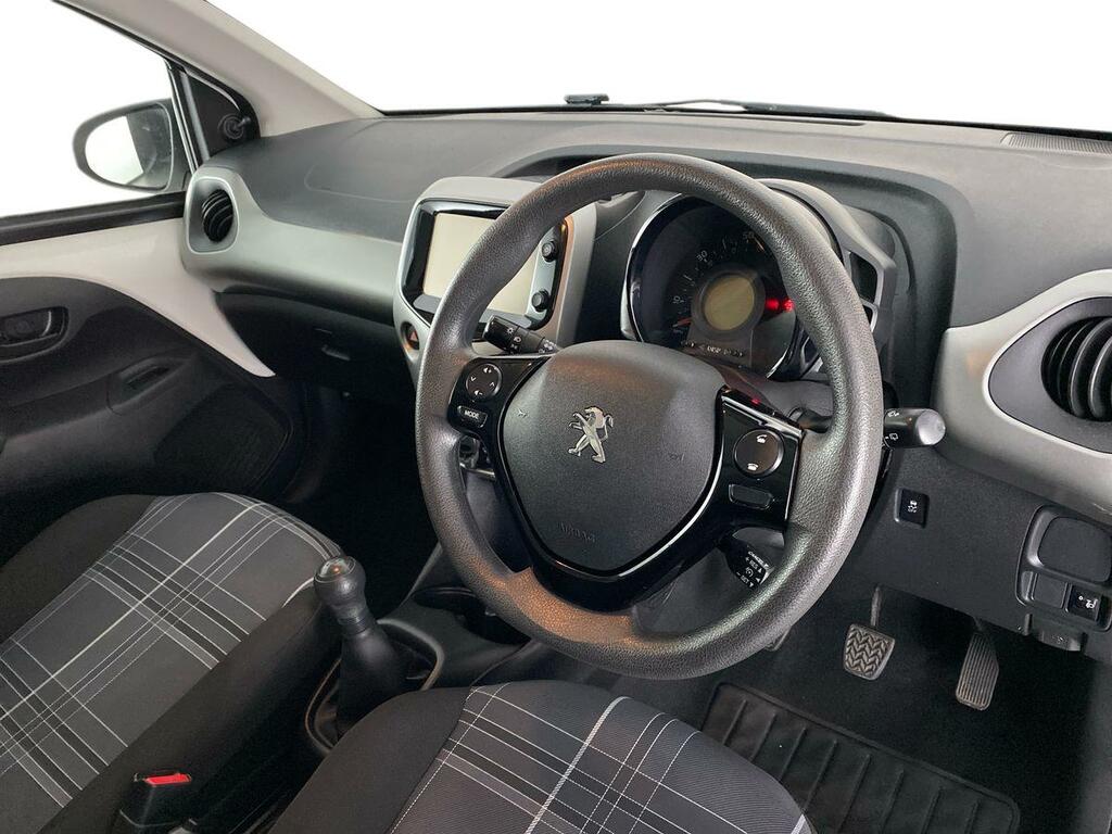 Peugeot 108 108 Allure Red #12