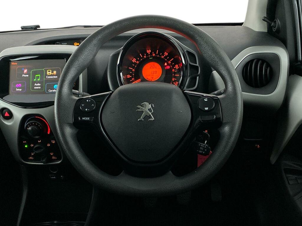 Peugeot 108 108 Allure Red #11