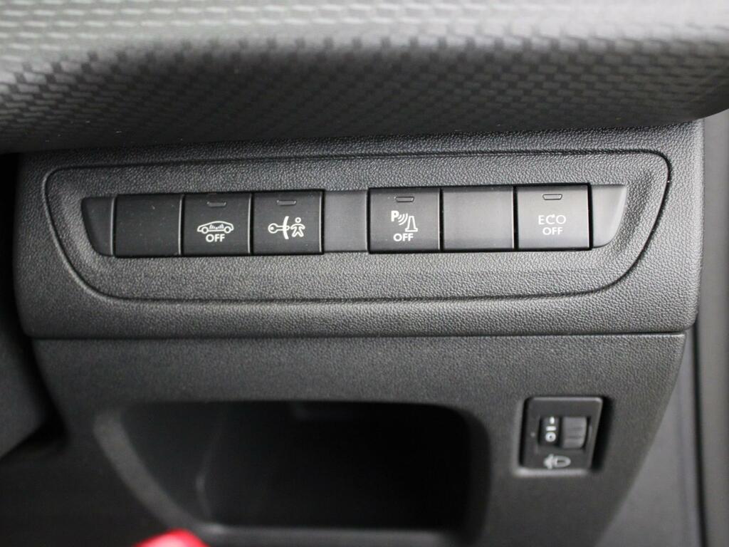 Peugeot 2008 1.2 Puretech 110 Signature Eat6 Black #33