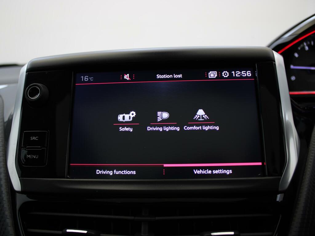 Peugeot 2008 1.2 Puretech 110 Signature Eat6 Black #17