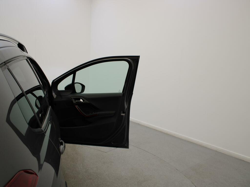 Peugeot 2008 1.2 Puretech 110 Signature Eat6 Black #34