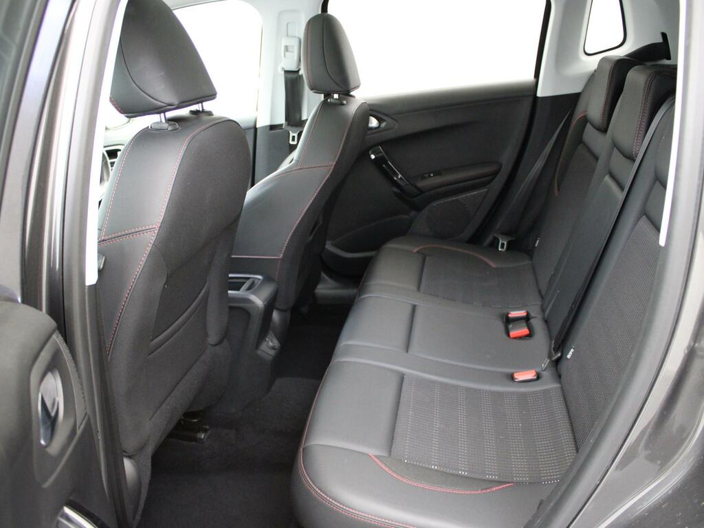 Peugeot 2008 1.2 Puretech 110 Signature Eat6 Black #11