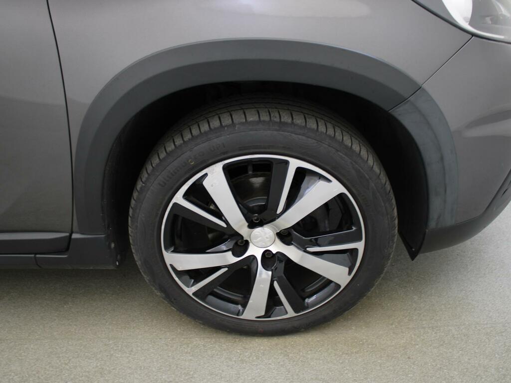 Peugeot 2008 1.2 Puretech 110 Signature Eat6 Black #39