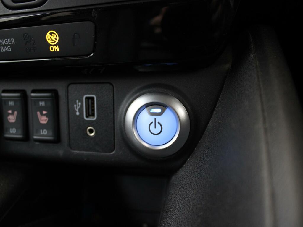 Nissan Leaf 40Kwh N-connecta Cwvehiclemarketing White #13