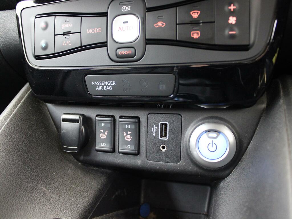 Nissan Leaf 40Kwh N-connecta Cwvehiclemarketing White #26