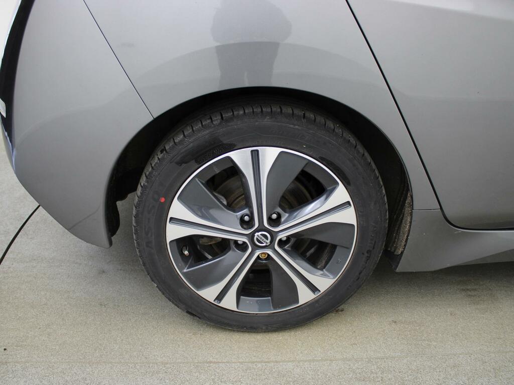 Nissan Leaf 40Kwh N-connecta Cwvehiclemarketing White #37