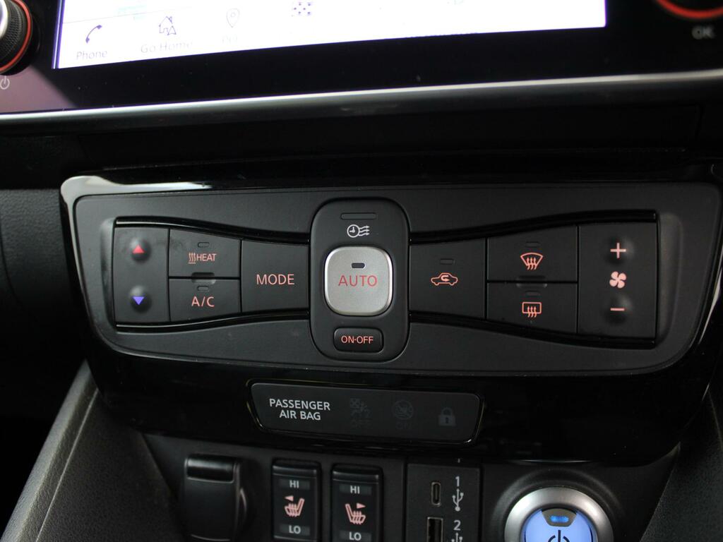 Nissan Leaf 110Kw Tekna 39Kwh Contrast Roof Grey #27