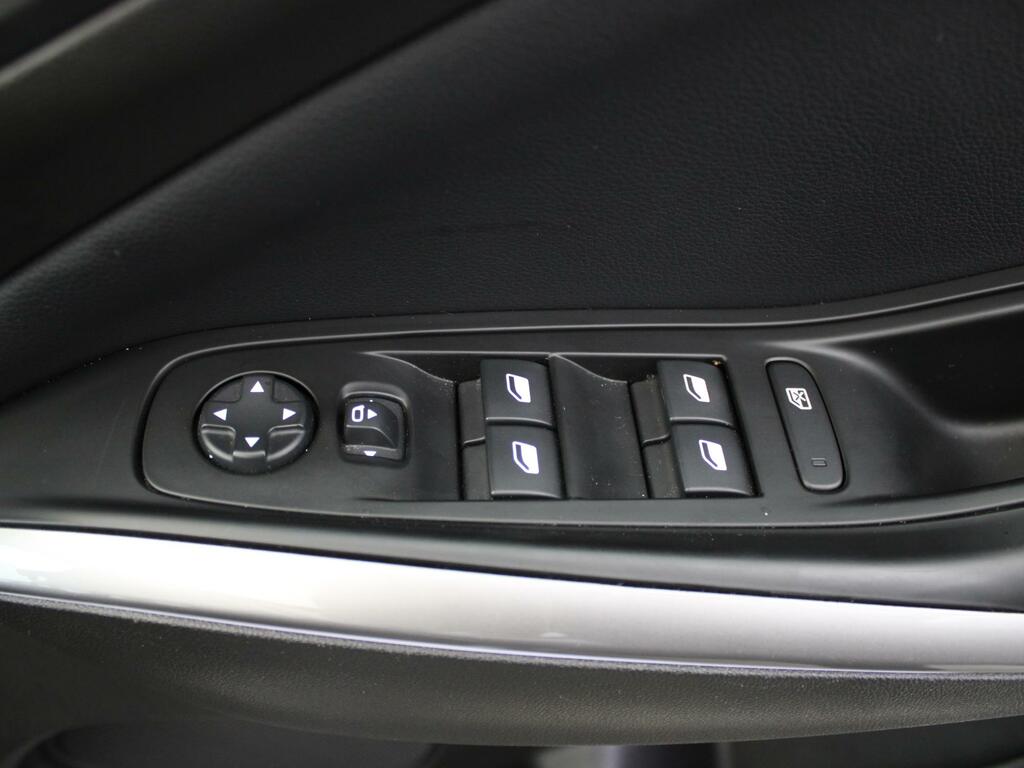 Vauxhall Grandland 1.6 Hybrid Elite Blue #32