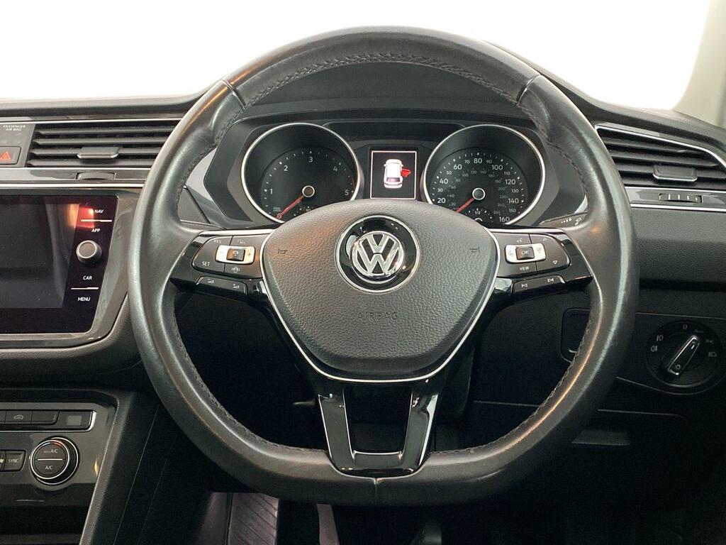 Volkswagen Tiguan 2.0 Se Navigation Tdi Dsg 148 Bhp Black #11