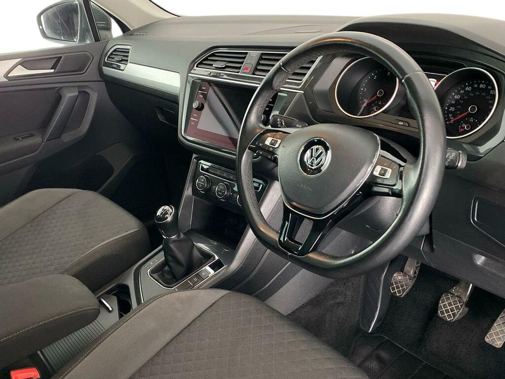 Volkswagen Tiguan 2.0 Se Navigation Tdi Dsg 148 Bhp Black #12
