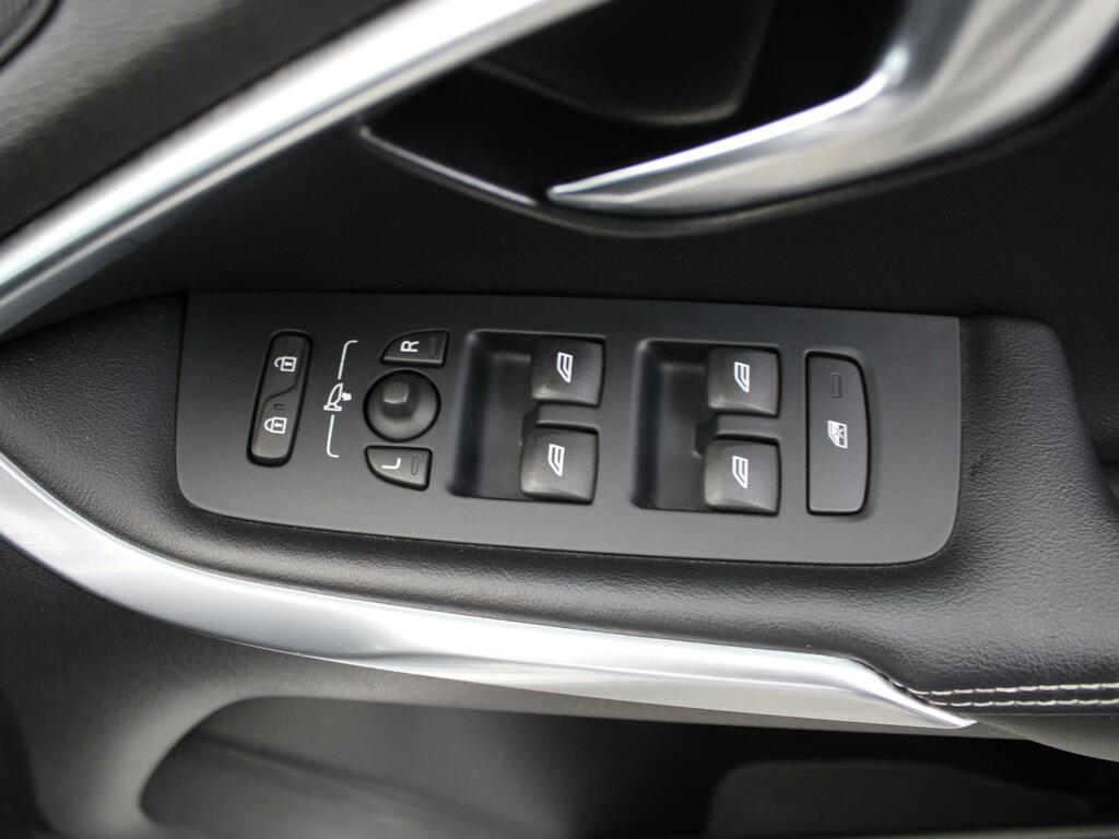 Volvo V40 2.0 T3 152 Inscription Winter Pack 17In Alloys Blue #40