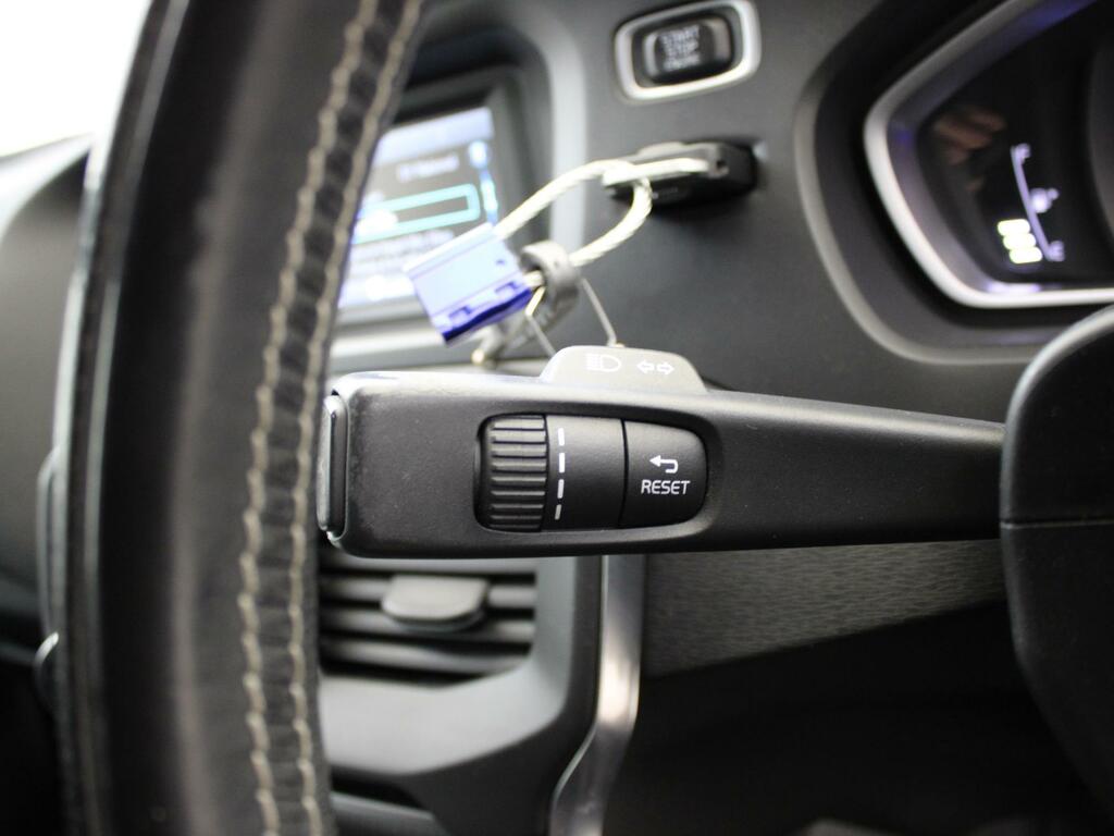 Volvo V40 2.0 T3 152 Inscription Winter Pack 17In Alloys Blue #36
