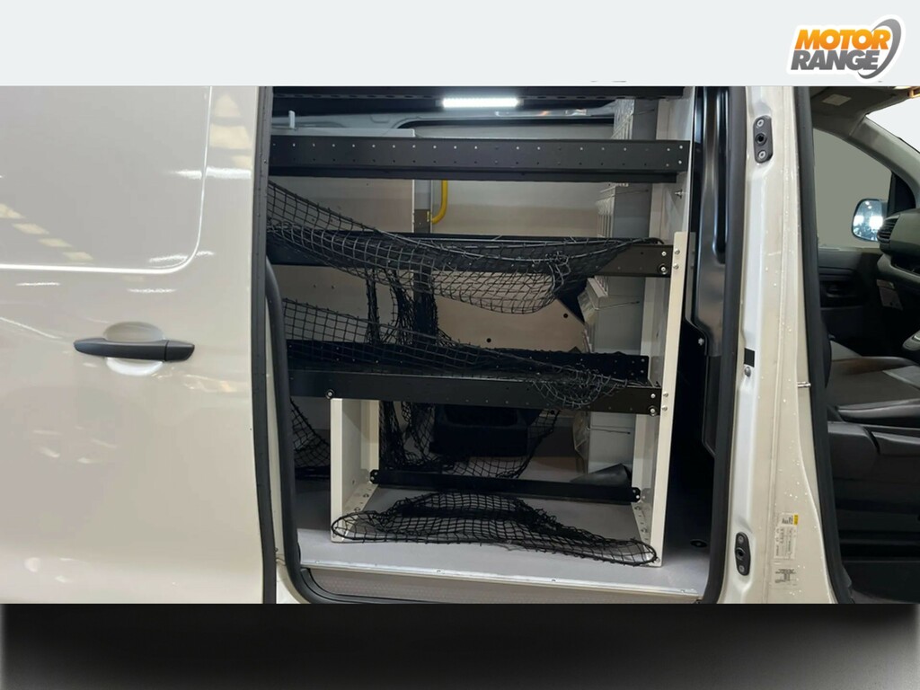 Vauxhall Vivaro Dynamic White #9