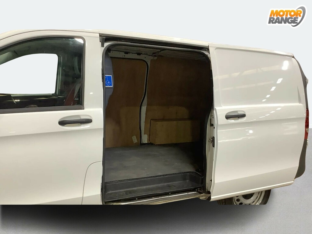 Mercedes-Benz eVito Evito Progressive L2 White #8