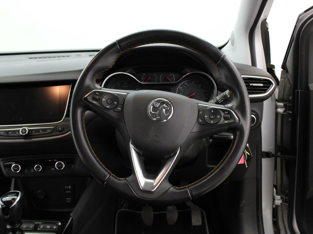 Vauxhall Crossland X Elite White #10