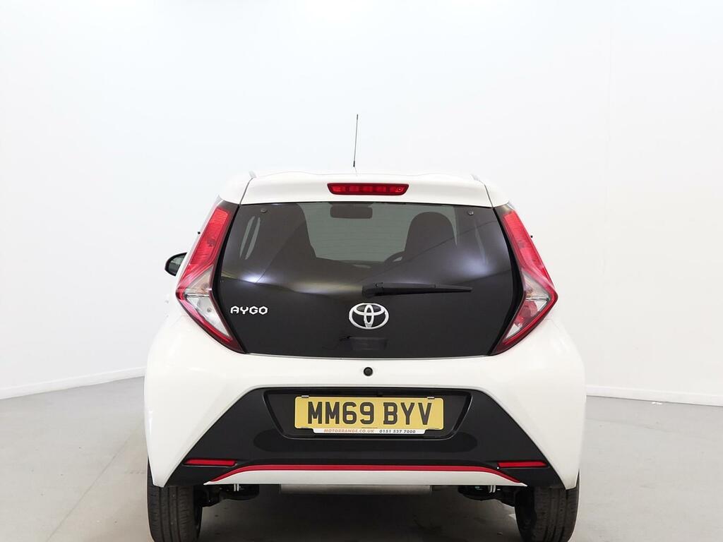 Toyota Aygo 1.0 Vvt-i X-trend White #6