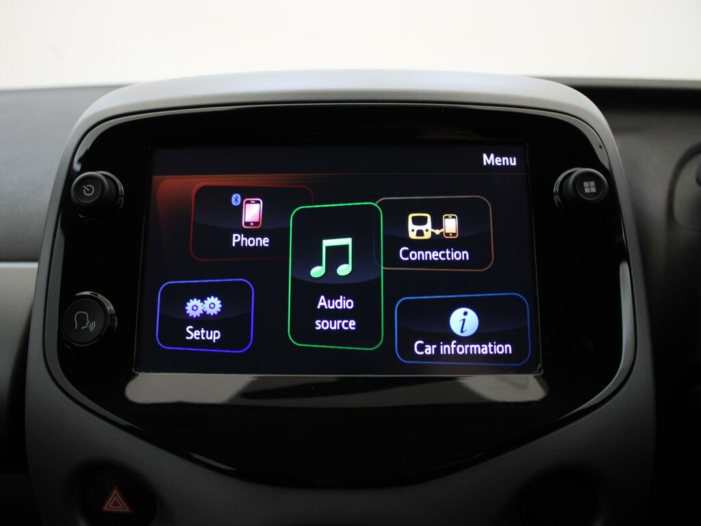 Toyota Aygo X-play Red #14