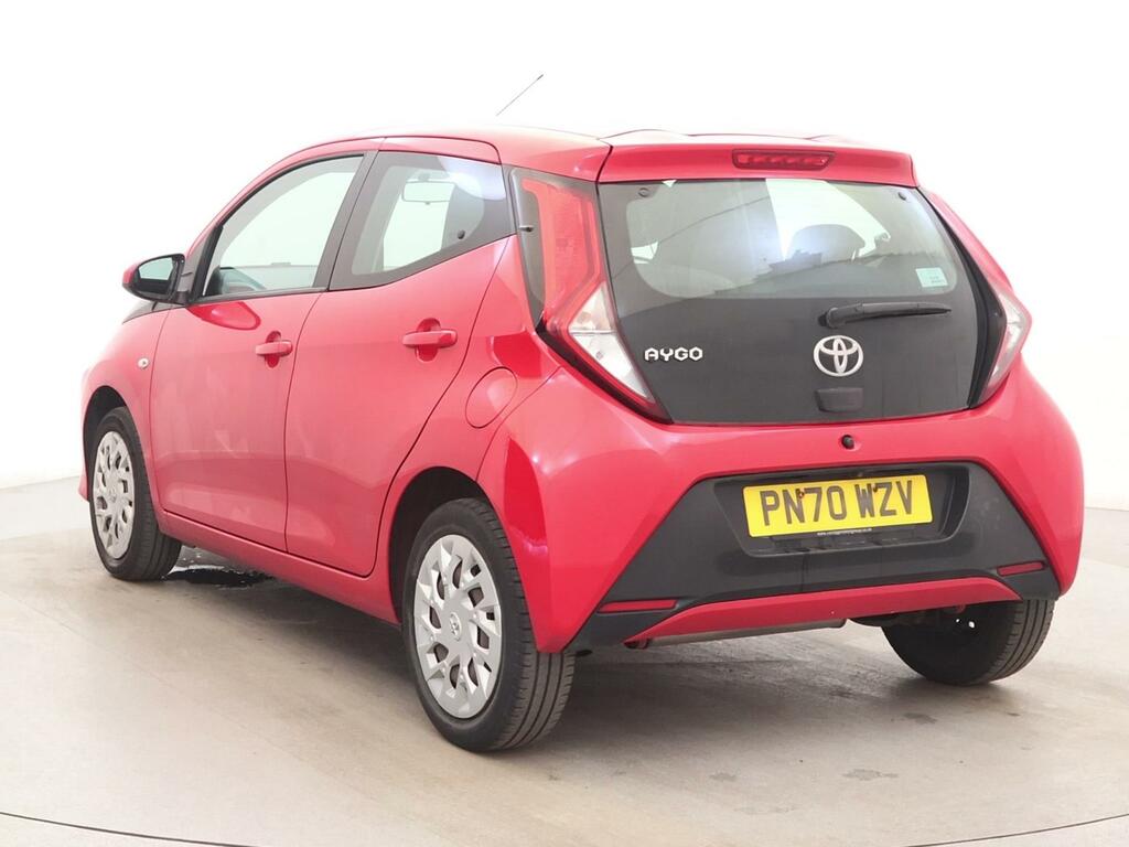 Toyota Aygo X-play Red #7