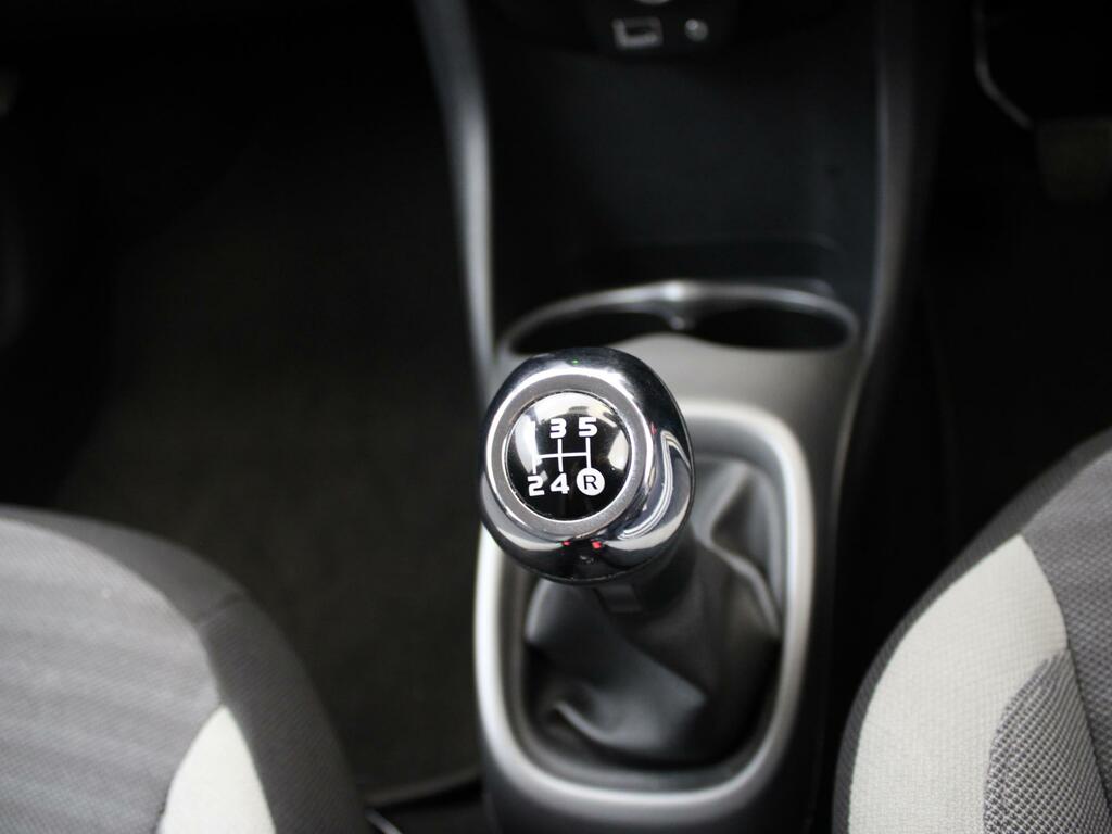 Toyota Aygo X-play Red #24