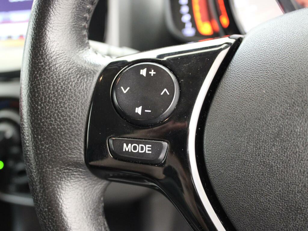 Toyota Aygo X-play Red #27