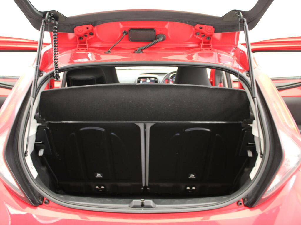 Toyota Aygo X-play Red #34