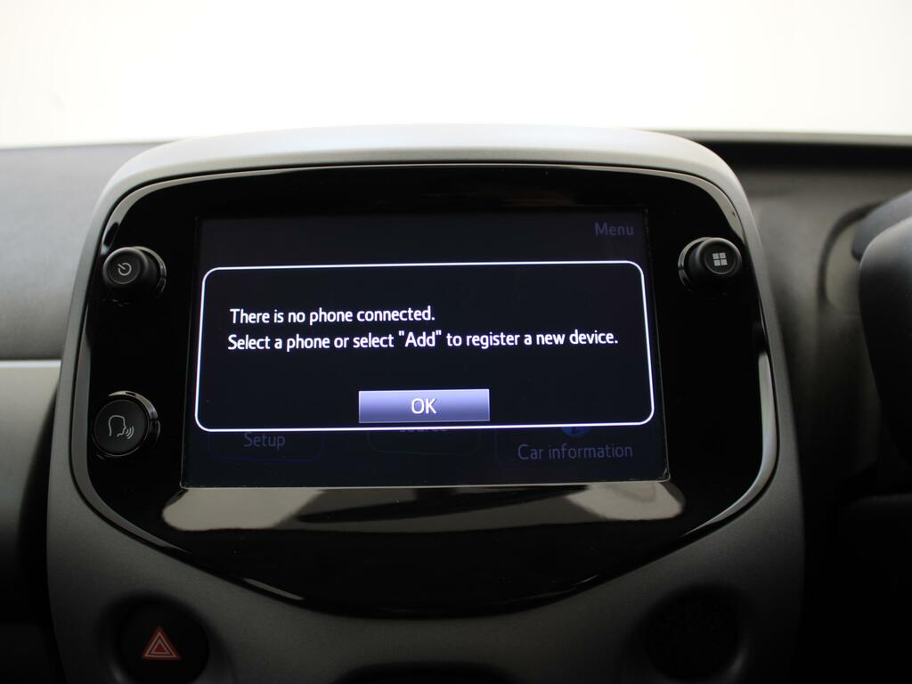 Toyota Aygo X-play Red #17