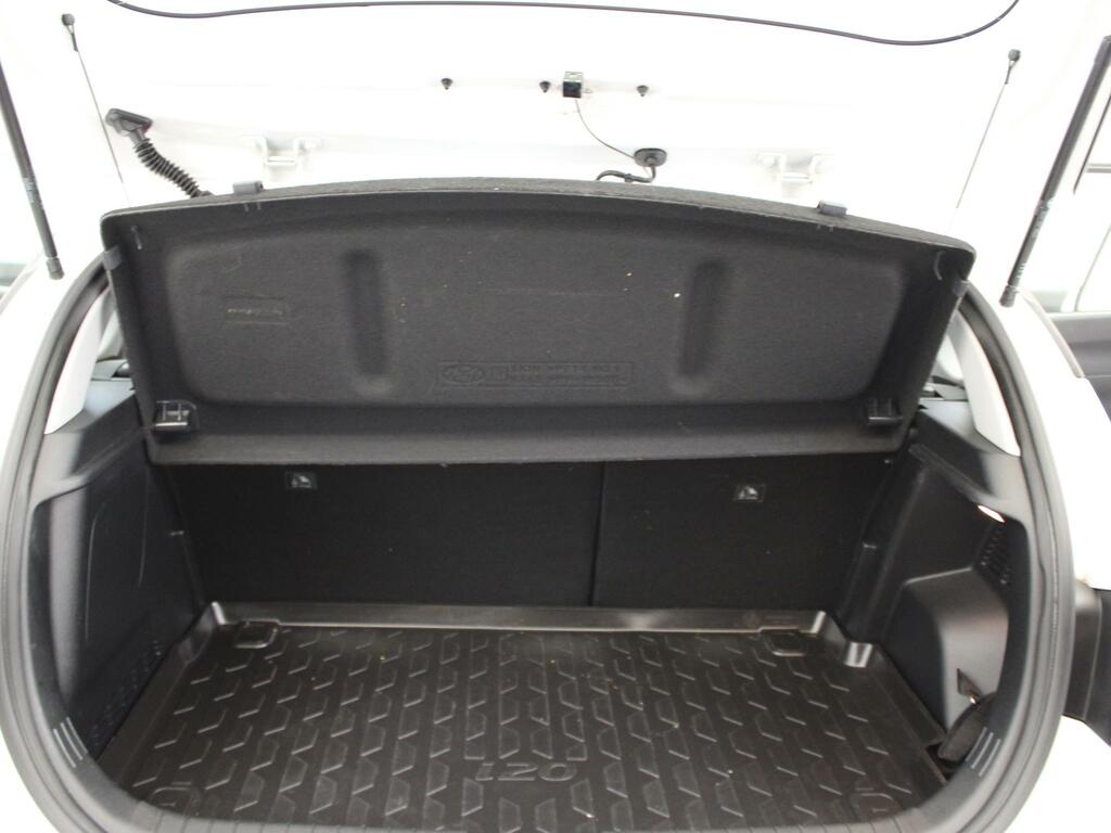 Hyundai I20 Hatchback Silver #31