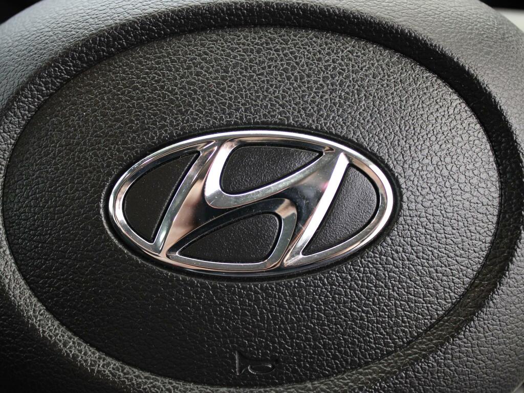 Hyundai I20 Hatchback Silver #24