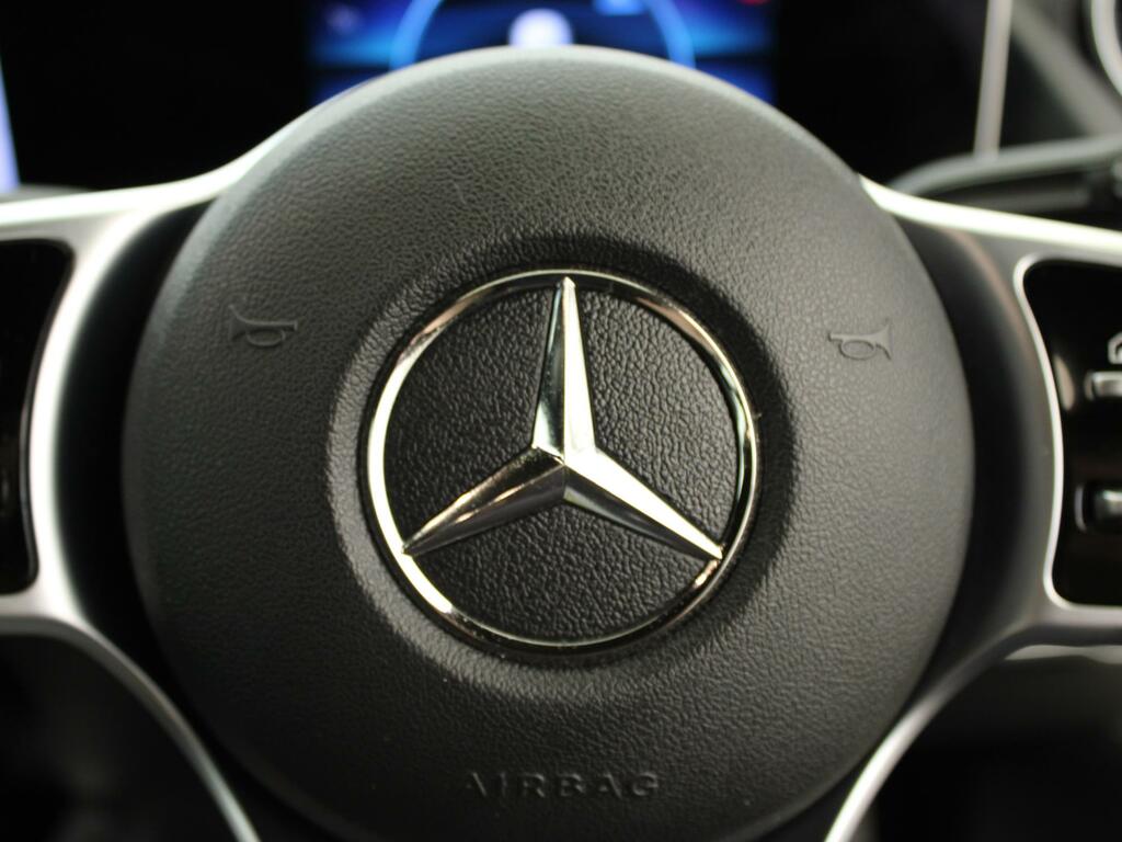 Mercedes-Benz B Class Amg Line Red #25