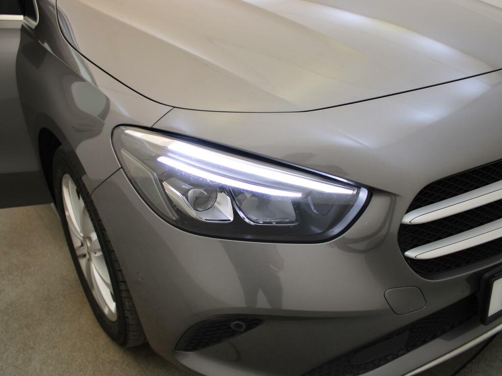 Mercedes-Benz B Class Amg Line Red #39
