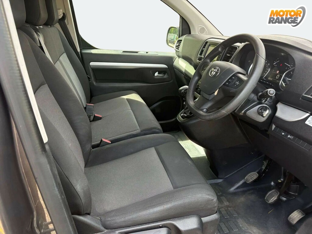 Toyota Proace Verso 1.5D Shuttle Medium Black #7