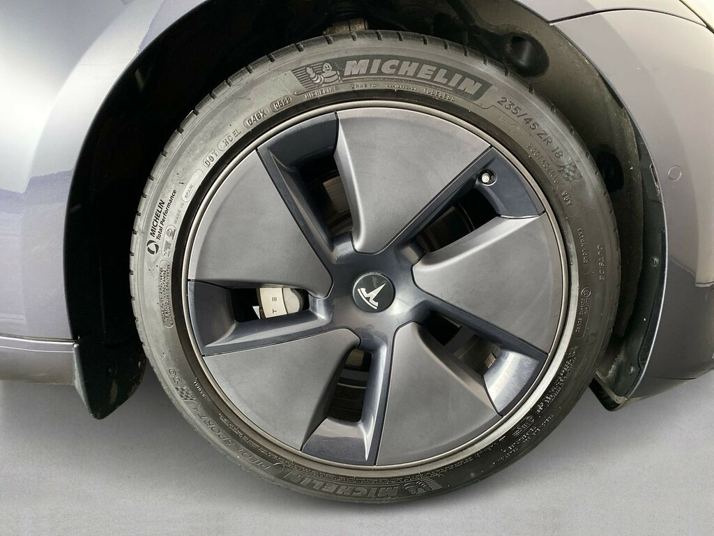 Tesla Model 3 Standard Range Plus Saloon Rwd Black #24