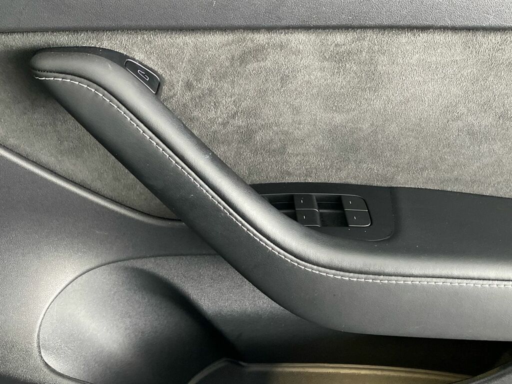 Tesla Model 3 Standard Range Plus Saloon Rwd Black #22
