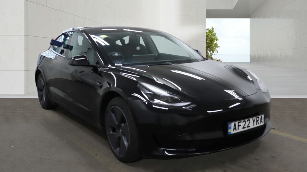 Tesla Model 3 Standard Plus Black