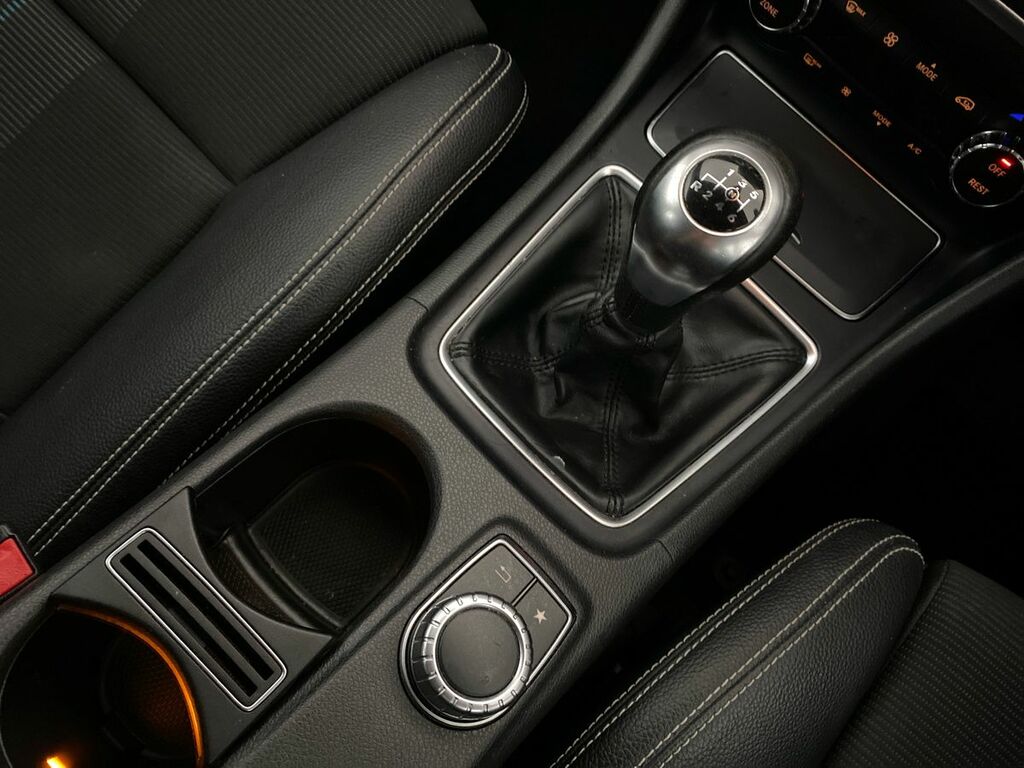 Mercedes-Benz CLA Class Cla 220 D Whiteart Silver #17